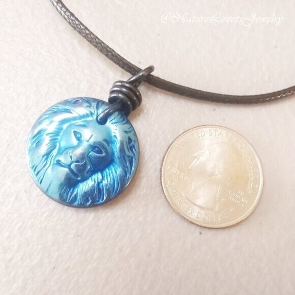 Lion Leo Lioness - Blue Lion Medallion for Big Cat Lovers! 17 Cord +2" Extender - Picture 2 of 6